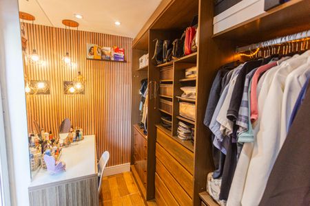 Apartamento à venda com 80m², 3 quartos e 1 vaga Apartamento à venda com 80m², 3 quartos e 1 vagaCloset da Suíte