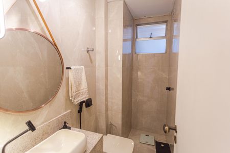 Apartamento à venda com 80m², 3 quartos e 1 vaga Apartamento à venda com 80m², 3 quartos e 1 vagaBanheiro Social