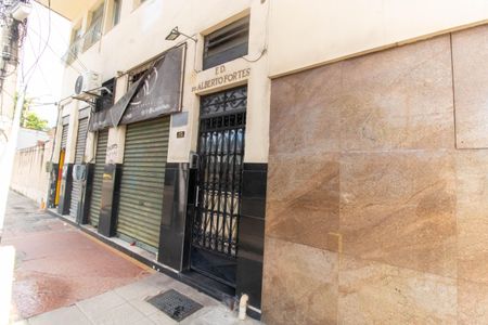 Apartamento à venda com 50m², 1 quarto e sem vaga Apartamento à venda com 50m², 1 quarto e sem vagaFachada