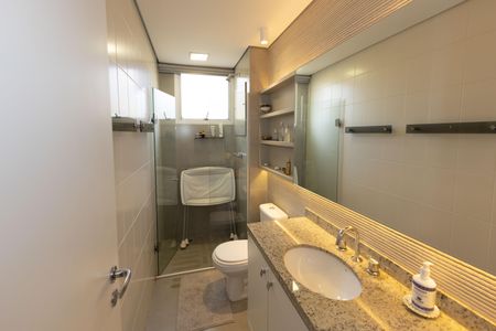 Apartamento à venda com 166m², 4 quartos e 3 vagasBanheiro 1