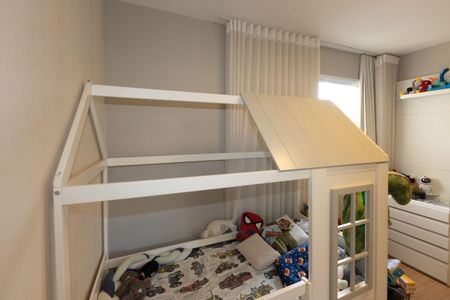 Apartamento à venda com 166m², 4 quartos e 3 vagasQuarto 2