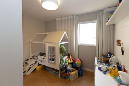 Apartamento à venda com 166m², 4 quartos e 3 vagasQuarto 2