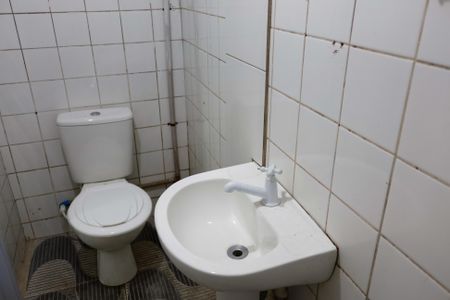 Banheiro de casa para alugar com 1 quarto, 60m² em Conceicao, Osasco