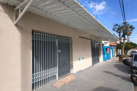 Casa à venda com 150m², 3 quartos e 2 vagas Casa à venda com 150m², 3 quartos e 2 vagasFachada