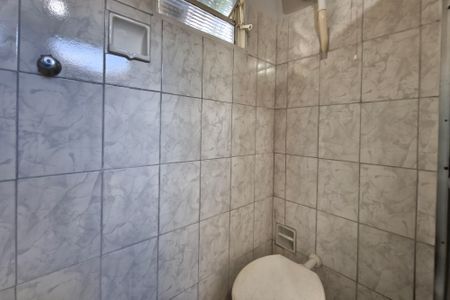 Casa à venda com 150m², 3 quartos e 2 vagas Casa à venda com 150m², 3 quartos e 2 vagasBanheiro de serviço