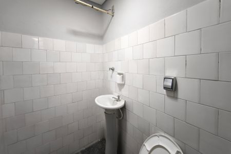 Casa à venda com 150m², 3 quartos e 2 vagas Casa à venda com 150m², 3 quartos e 2 vagasBanheiro de serviço