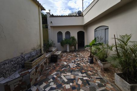 Casa à venda com 150m², 3 quartos e 2 vagas Casa à venda com 150m², 3 quartos e 2 vagasQuintal