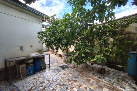 Casa à venda com 150m², 3 quartos e 2 vagas Casa à venda com 150m², 3 quartos e 2 vagasQuintal