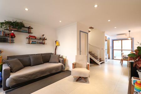 Casa à venda com 164m², 3 quartos e 2 vagasSala