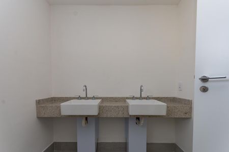 Apartamento à venda com 188m², 3 quartos e 2 vagasBanheiro do quarto 1 Suíte