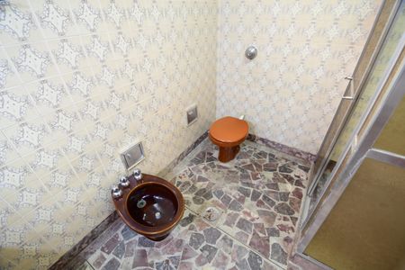 Casa à venda com 250m², 3 quartos e 6 vagasBanheiro Social