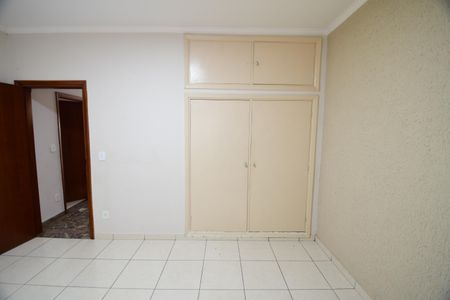 Casa à venda com 250m², 3 quartos e 6 vagasQuarto 2