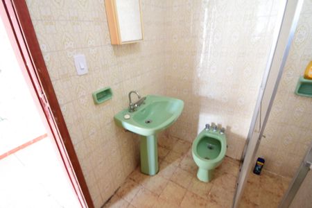 Casa à venda com 250m², 3 quartos e 6 vagasBanheiro de serviço