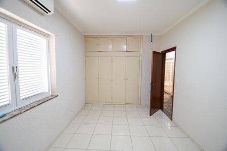 Casa à venda com 250m², 3 quartos e 6 vagasQuarto 3 - Suíte