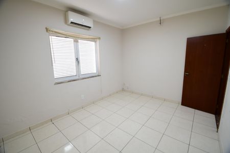 Casa à venda com 250m², 3 quartos e 6 vagasQuarto 2