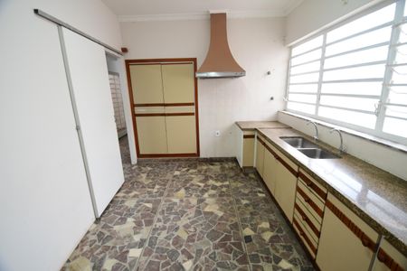 Casa à venda com 250m², 3 quartos e 6 vagasCozinha