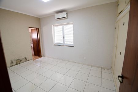 Casa à venda com 250m², 3 quartos e 6 vagasQuarto 3 - Suíte
