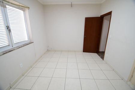 Casa à venda com 250m², 3 quartos e 6 vagasQuarto 2