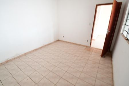 Casa à venda com 250m², 3 quartos e 6 vagasQuarto de Serviço