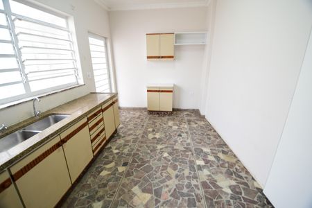 Casa à venda com 250m², 3 quartos e 6 vagasCozinha