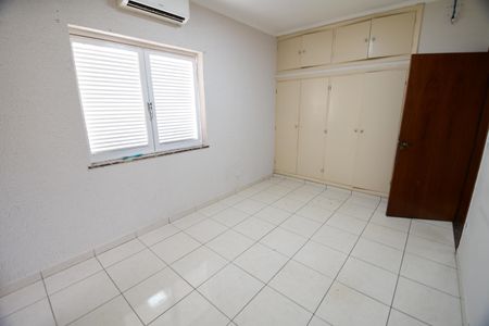Casa à venda com 250m², 3 quartos e 6 vagasQuarto 3 - Suíte