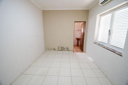 Casa à venda com 250m², 3 quartos e 6 vagasQuarto 3 - Suíte