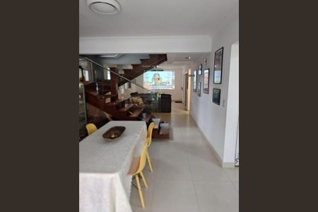 Casa de condomínio à venda com 268m², 3 quartos e 5 vagasFoto 09