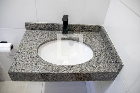 Banheiro de kitnet/studio para alugar com 1 quarto, 45m² em Setor Vila João Vaz, Goiânia