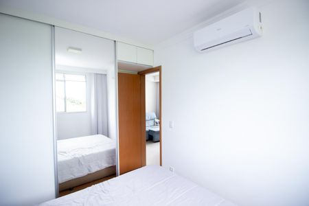 Quarto 1 de apartamento à venda com 2 quartos, 48m² em Cabral, Contagem
