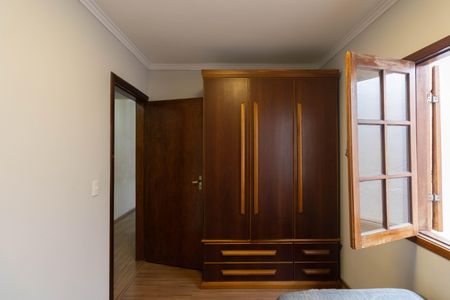 Casa para alugar com 250m², 4 quartos e 2 vagas Casa para alugar com 250m², 4 quartos e 2 vagasQuarto 1