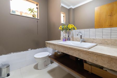 Casa para alugar com 250m², 4 quartos e 2 vagas Casa para alugar com 250m², 4 quartos e 2 vagasLavabo