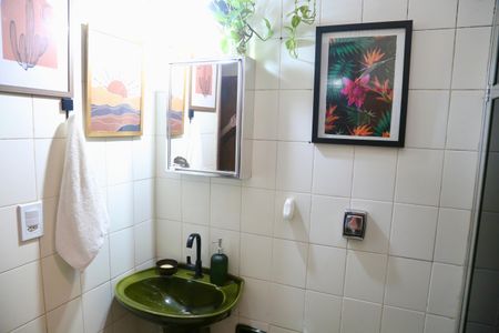 Casa à venda com 100m², 2 quartos e 1 vaga Casa à venda com 100m², 2 quartos e 1 vagaBanheiro