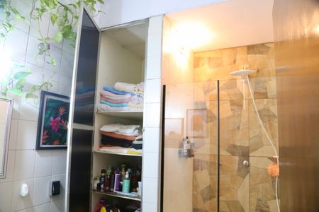 Casa à venda com 100m², 2 quartos e 1 vaga Casa à venda com 100m², 2 quartos e 1 vagaBanheiro