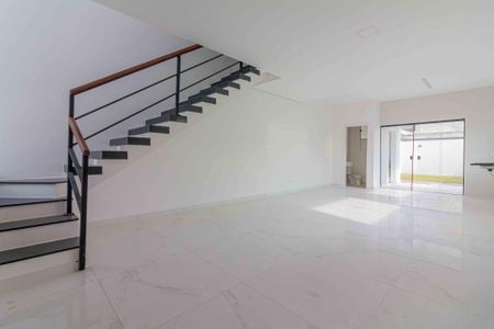 Foto 04 de casa de condomínio à venda com 3 quartos, 110m² em Villas do Jaguari, Santana de Parnaíba