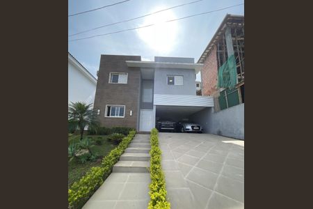 Casa de condomínio à venda com 260m², 3 quartos e 2 vagasFoto 01