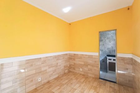 Sala de casa para alugar com 1 quarto, 85m² em Santíssimo, Rio de Janeiro