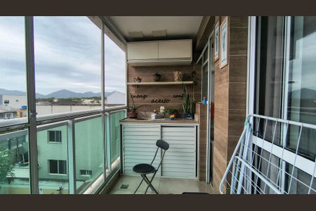 Apartamento para alugar com 65m², 2 quartos e 1 vagaVaranda