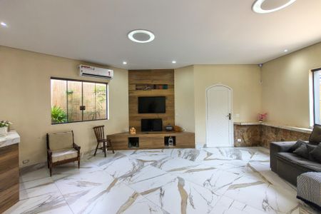 Casa para alugar com 600m², 3 quartos e 5 vagasSala