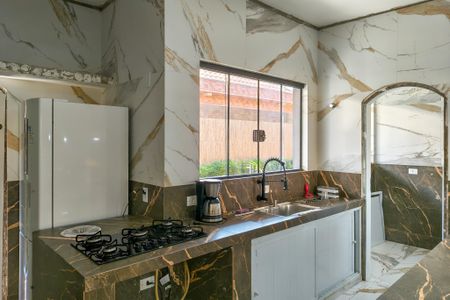 Casa para alugar com 600m², 3 quartos e 5 vagasCozinha 