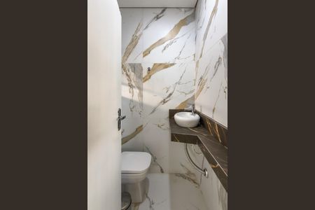 Casa para alugar com 600m², 3 quartos e 5 vagasBanheiro 