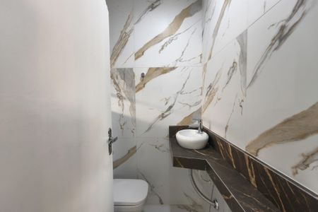 Casa para alugar com 600m², 3 quartos e 5 vagasBanheiro 