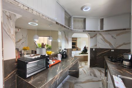 Casa para alugar com 600m², 3 quartos e 5 vagasCozinha 