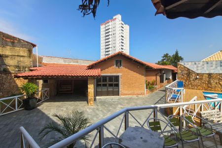 Casa para alugar com 600m², 3 quartos e 5 vagasQuintal