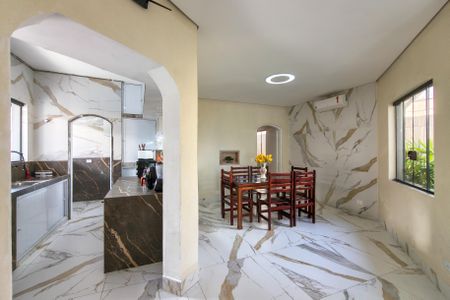 Casa para alugar com 600m², 3 quartos e 5 vagasSala