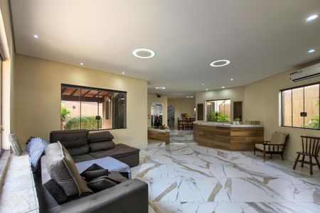 Casa para alugar com 600m², 3 quartos e 5 vagasSala