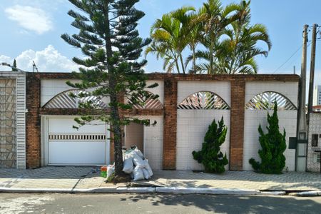 Casa para alugar com 600m², 3 quartos e 5 vagasFachada