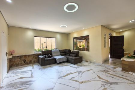 Casa para alugar com 600m², 3 quartos e 5 vagasSala