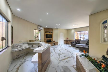 Casa para alugar com 600m², 3 quartos e 5 vagasSala