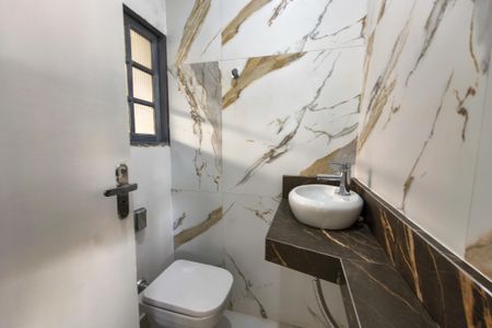 Casa para alugar com 600m², 3 quartos e 5 vagasBanheiro 