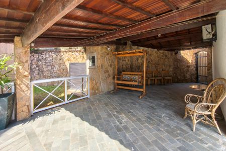 Casa para alugar com 600m², 3 quartos e 5 vagasQuintal